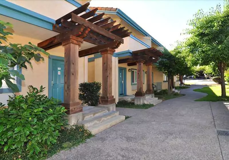 酒店 Marinwood Inn & Suites