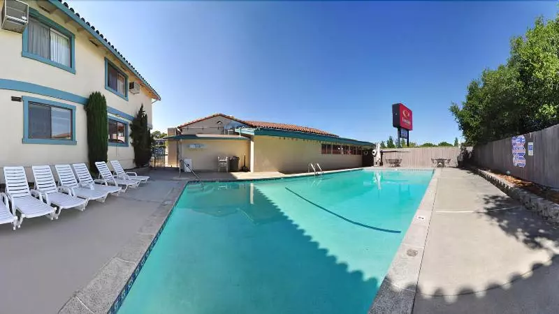 酒店 Marinwood Inn & Suites