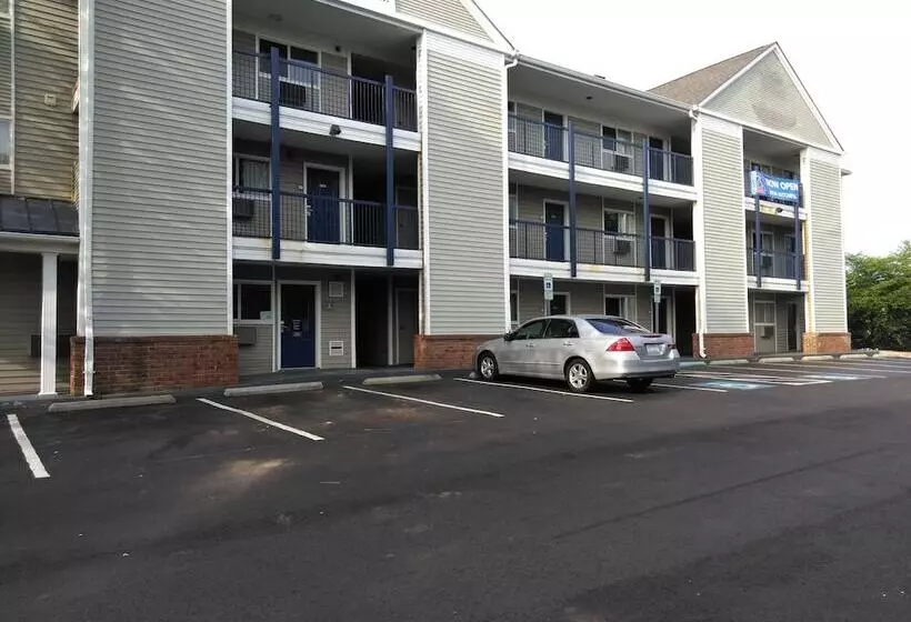 Motel 6 Greensboro, Nc   I 40