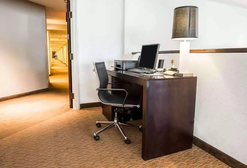 فندق Quality Inn Bridgeport Clarksburg