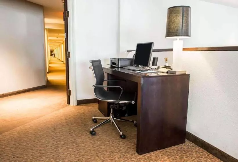 فندق Quality Inn Bridgeport Clarksburg