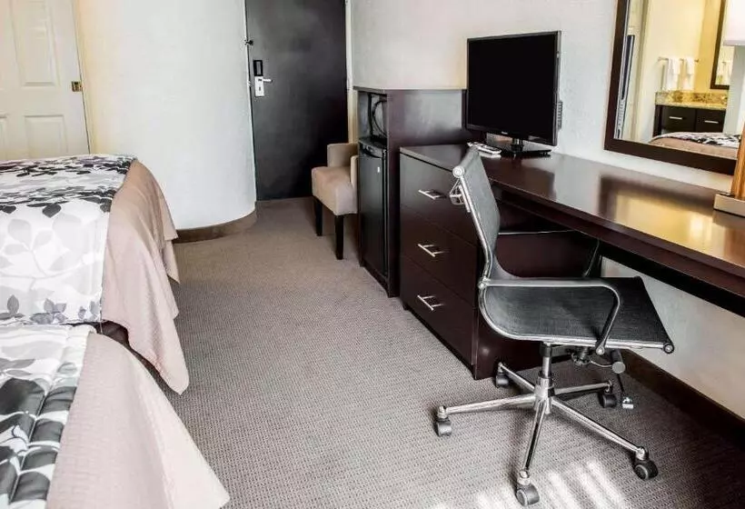 فندق Quality Inn Bridgeport Clarksburg