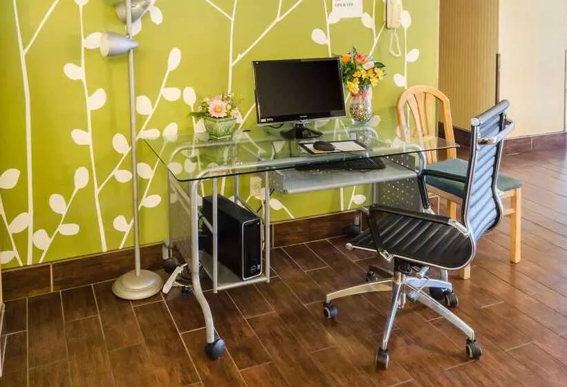 هتل Quality Inn Meridian