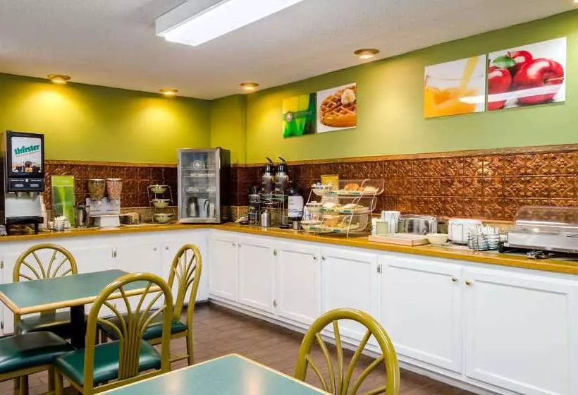 هتل Quality Inn Meridian