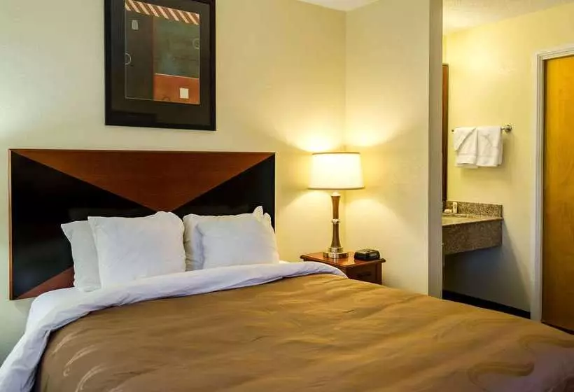 هتل Quality Inn Meridian