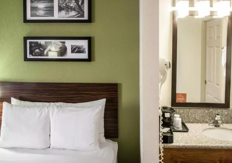 Отель Sleep Inn Airport