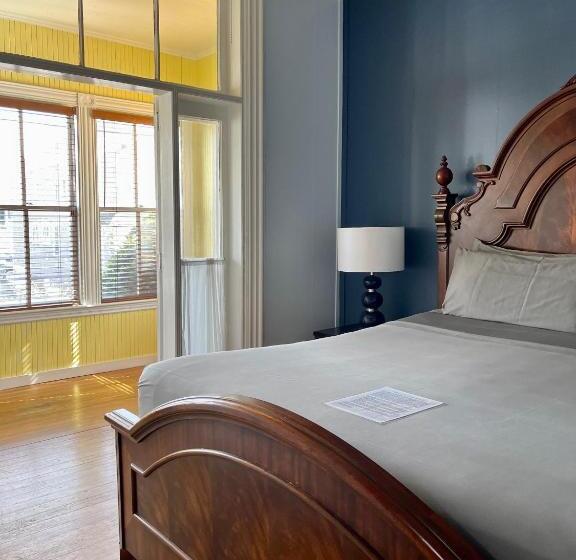 בית מלון כפרי Somerset House Inn