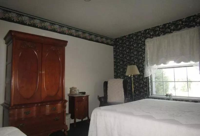 בית מלון כפרי Step Back Inn