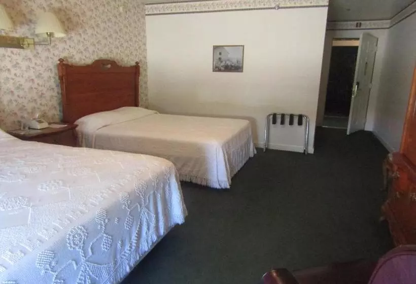 בית מלון כפרי Step Back Inn