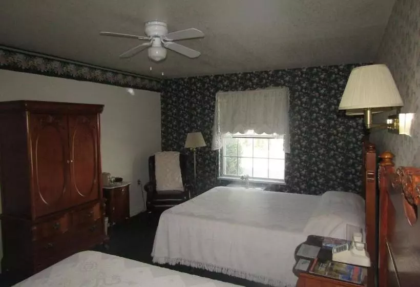 בית מלון כפרי Step Back Inn