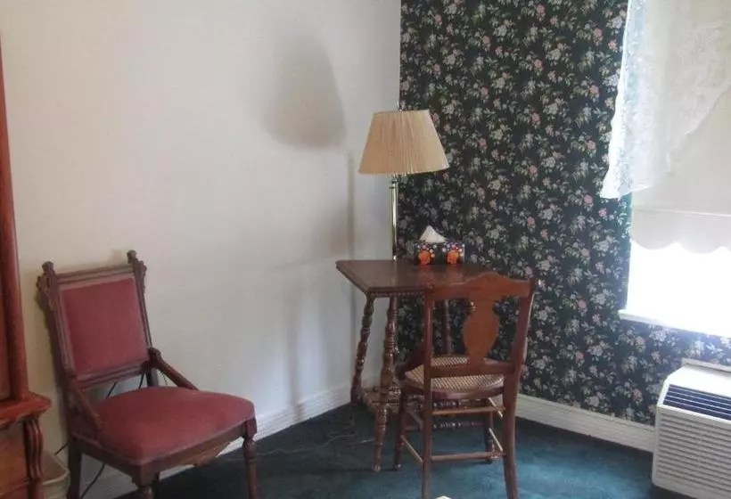 בית מלון כפרי Step Back Inn