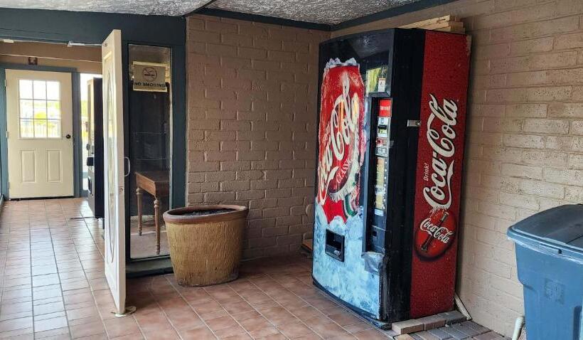 فندق Stratford Inn Tyler