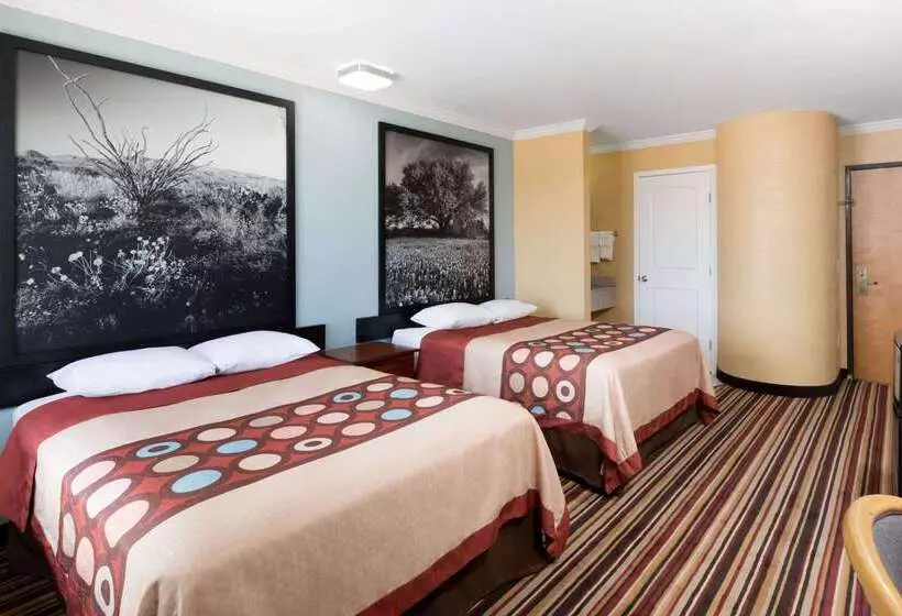 בית מלון כפרי Super 8 By Wyndham Midland