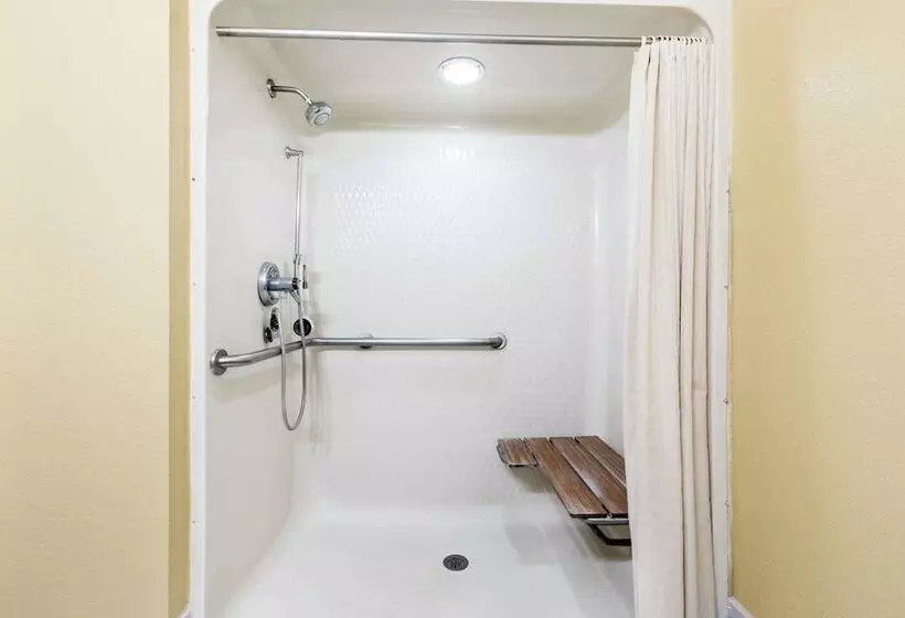 בית מלון כפרי Super 8 By Wyndham Midland