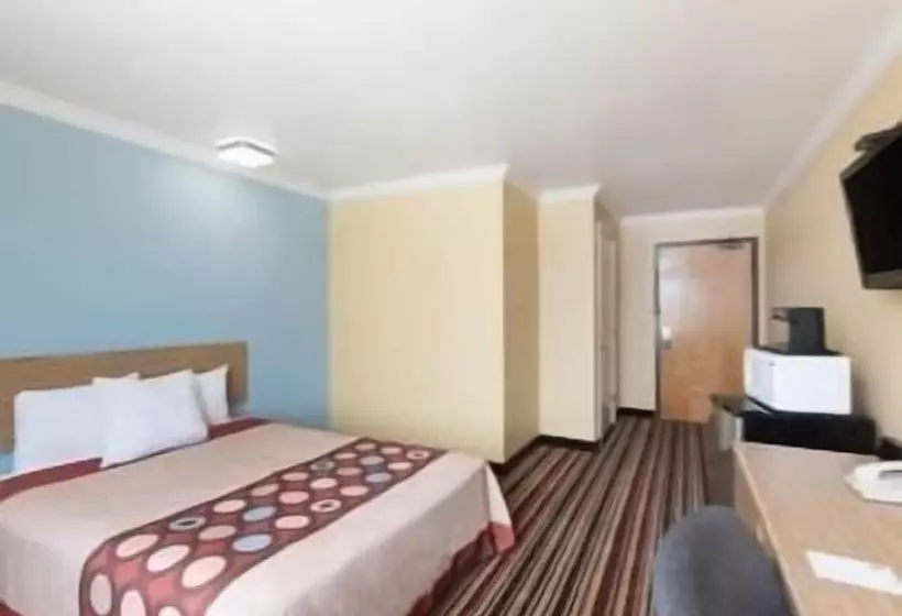 בית מלון כפרי Super 8 By Wyndham Midland