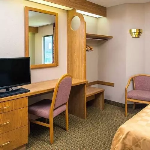 Отель Magnuson  Lincoln Airport