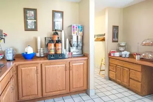 Отель Magnuson  Lincoln Airport