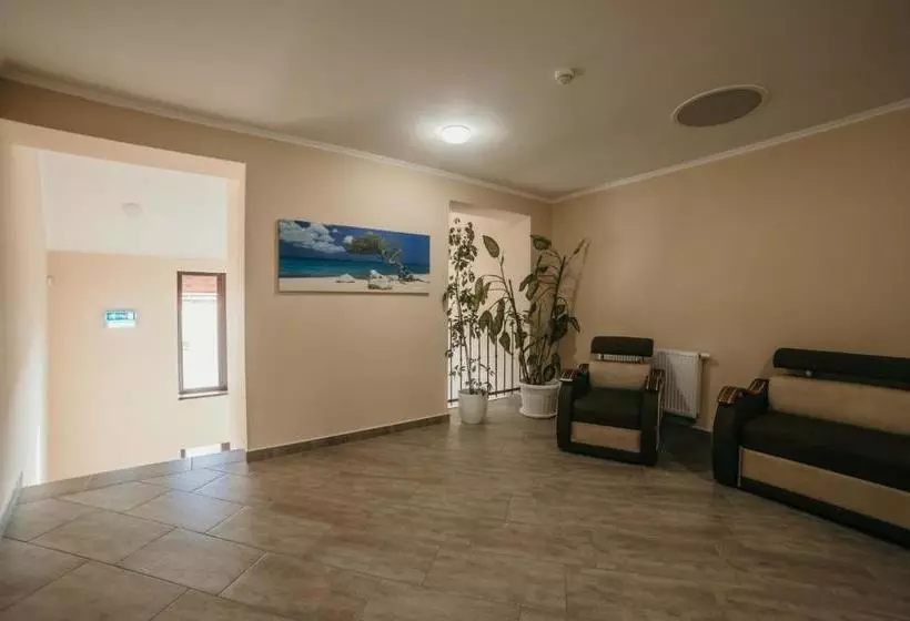 Hotelli Cédrus Club