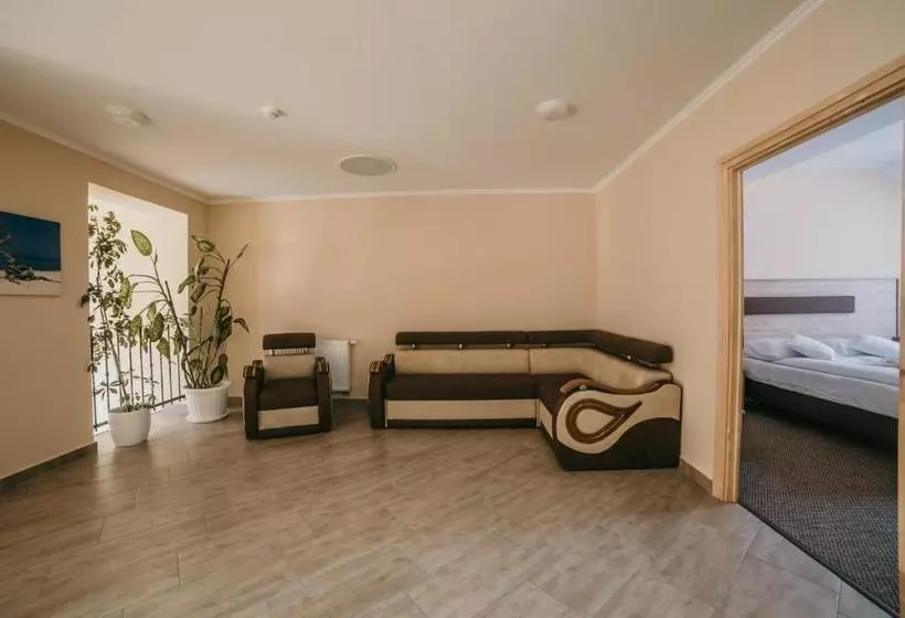 Hotelli Cédrus Club