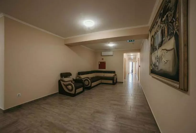 Hotelli Cédrus Club