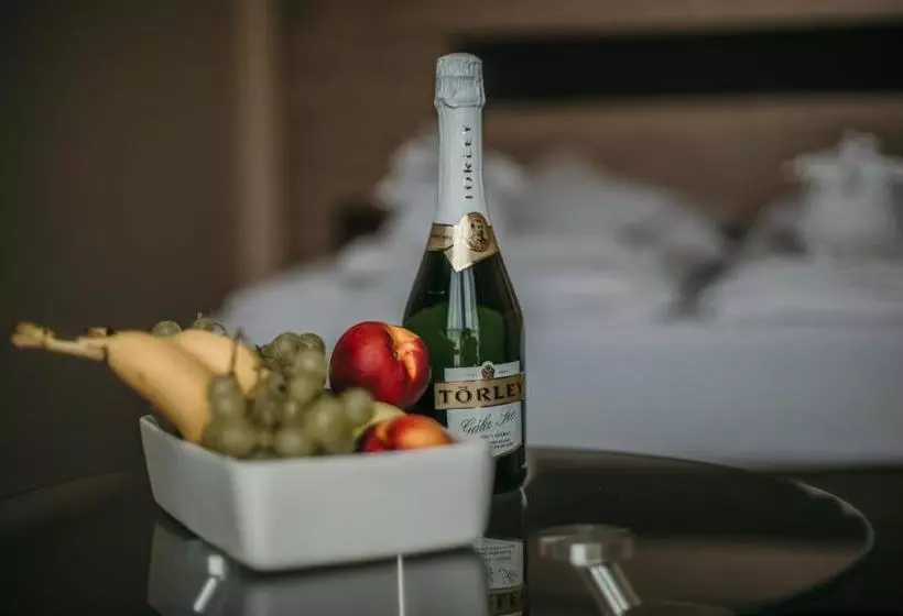 Hotelli Cédrus Club