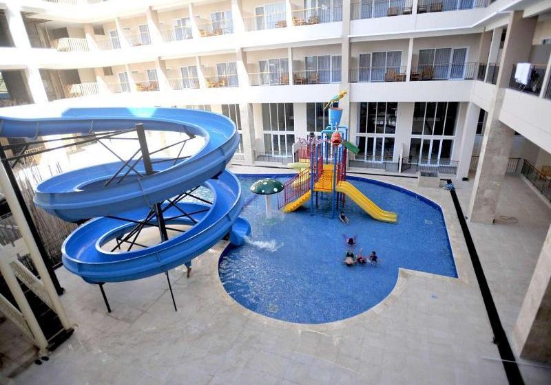 Szálloda Laut Biru Resort