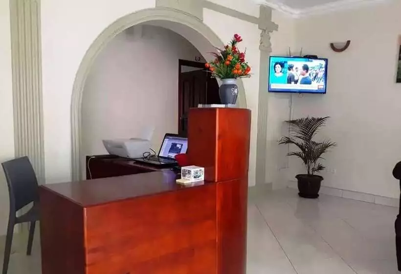 هتل Emra