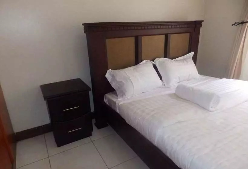 هتل Emra