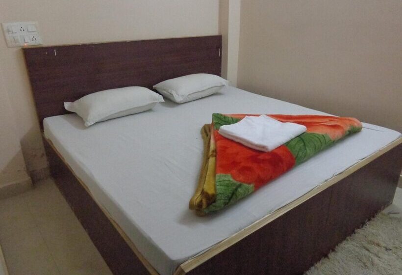 پانسیون Sri Sai Inn