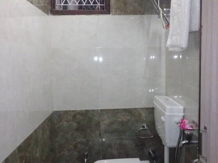 پانسیون Sri Sai Inn