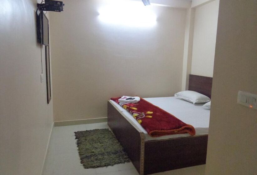 پانسیون Sri Sai Inn