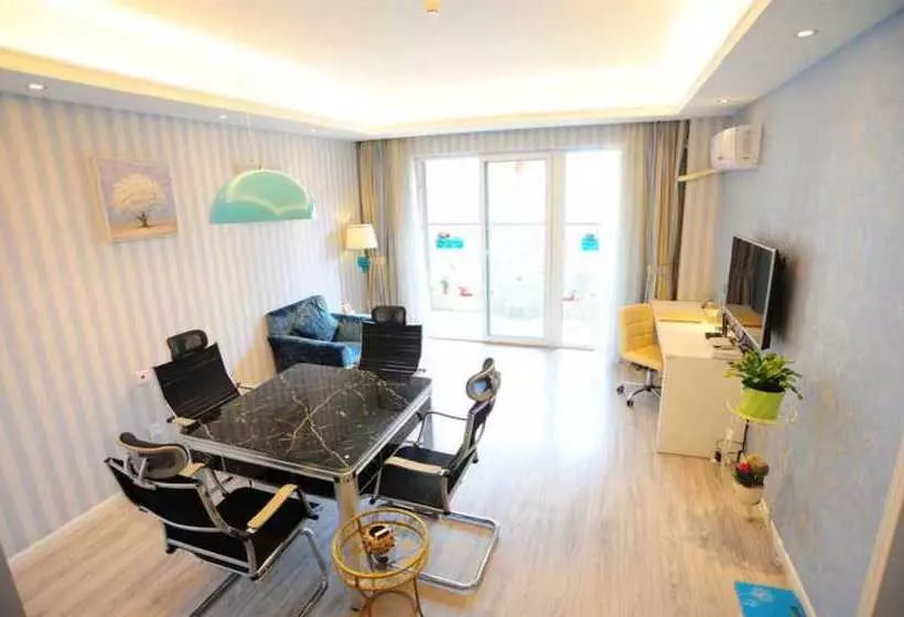 هتل Chengdu Charm City