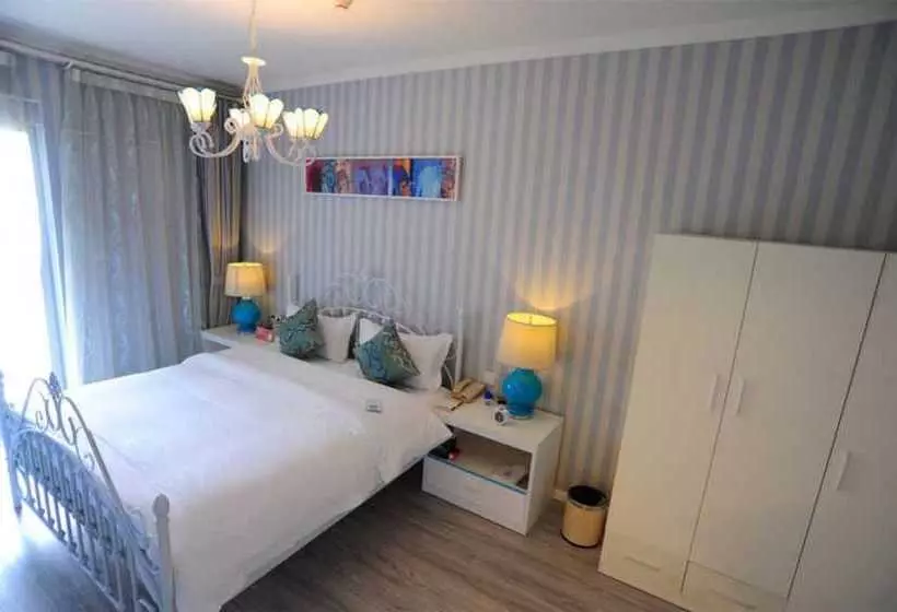 هتل Chengdu Charm City