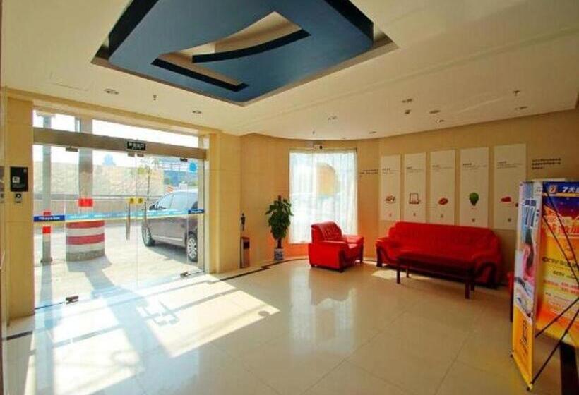 Otel 7 Days Inn Shanghai Lujiazui Shimao Binjiang Garden