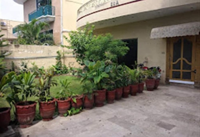 پانسیون Royal Garden