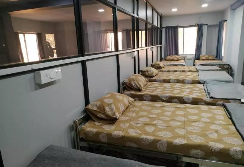 Aamiaismajoitus (B&B) Shiv Sai Dormitory