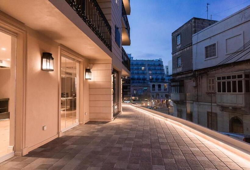 هتل 123 Mainstreet Boutique