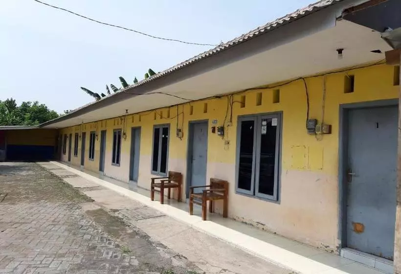 Hotelli Oyo 2937 Nindy Homestay 2