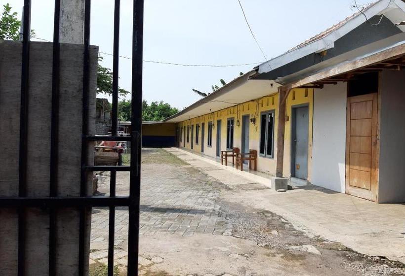 Szálloda Oyo 2937 Nindy Homestay 2