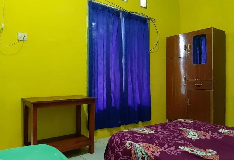 Szálloda Oyo 2937 Nindy Homestay 2