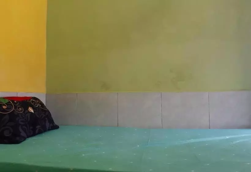 Hotelli Oyo 2937 Nindy Homestay 2