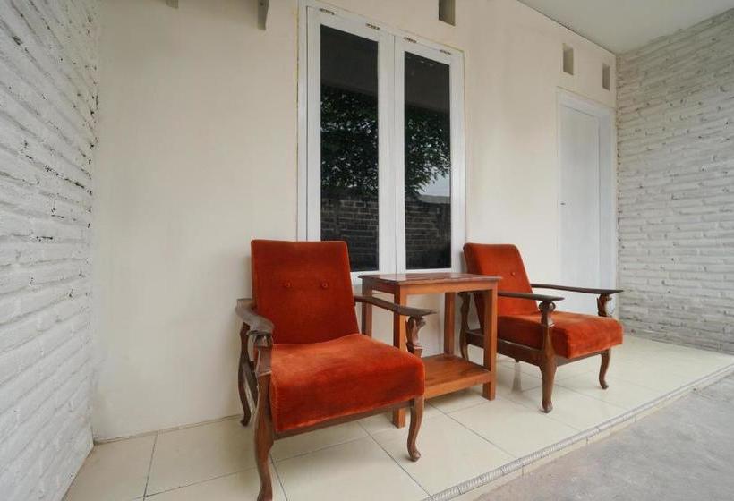 Szálloda Oyo 2937 Nindy Homestay 2