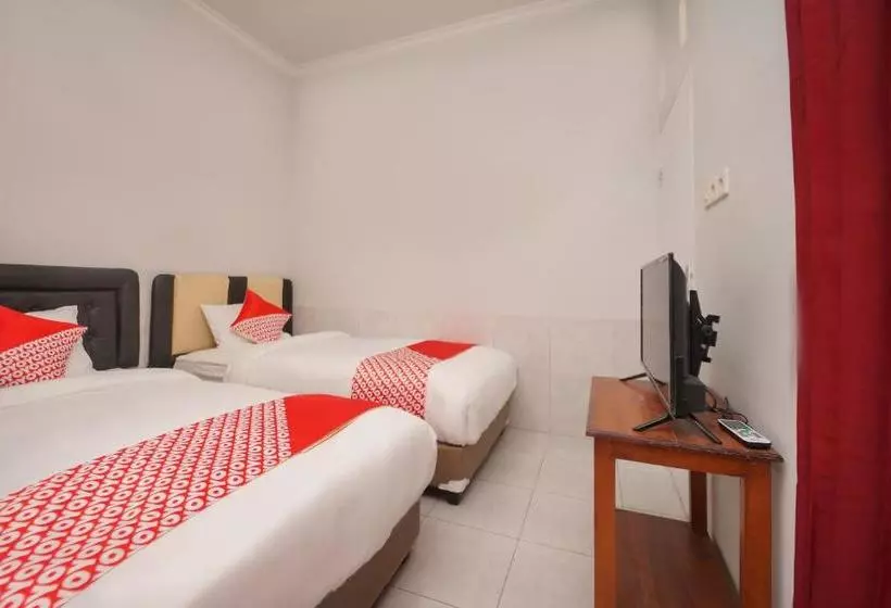 Hotelli Oyo 2937 Nindy Homestay 2