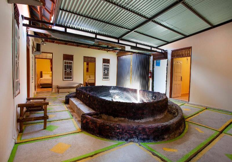 בית מלון כפרי Handira Homestay Syariah Padang Redpartner