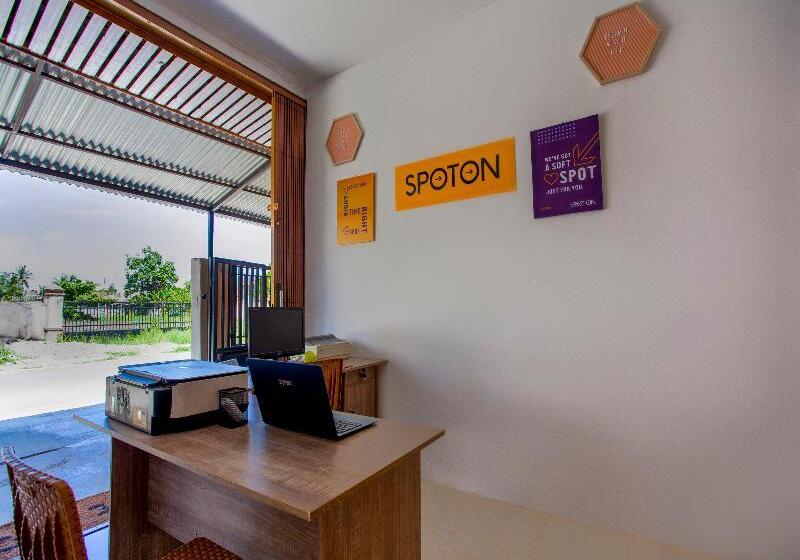 בית מלון כפרי Handira Homestay Syariah Padang Redpartner