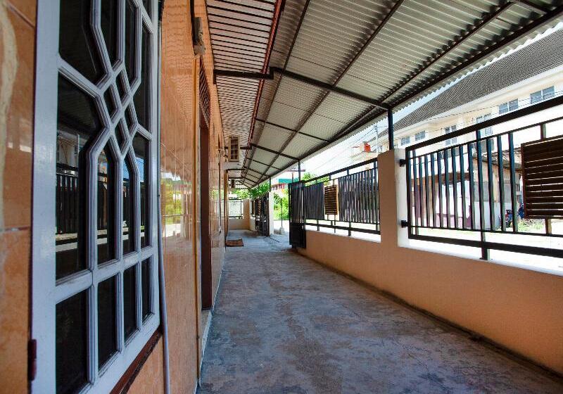 בית מלון כפרי Handira Homestay Syariah Padang Redpartner