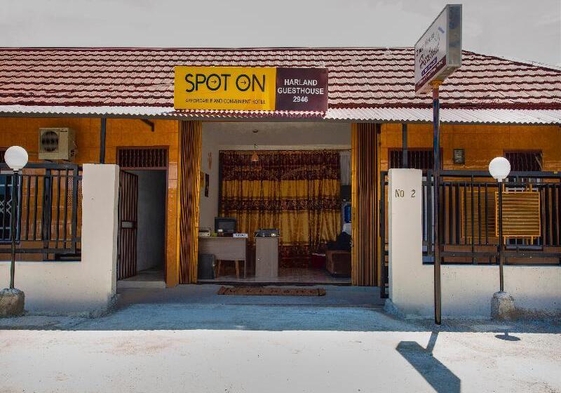 בית מלון כפרי Handira Homestay Syariah Padang Redpartner