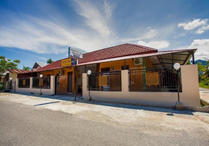 בית מלון כפרי Handira Homestay Syariah Padang Redpartner