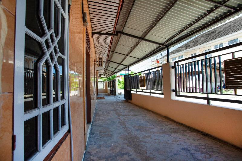 בית מלון כפרי Handira Homestay Syariah Padang Redpartner