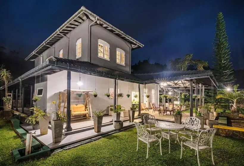 リゾートホテル The Rosen Villa